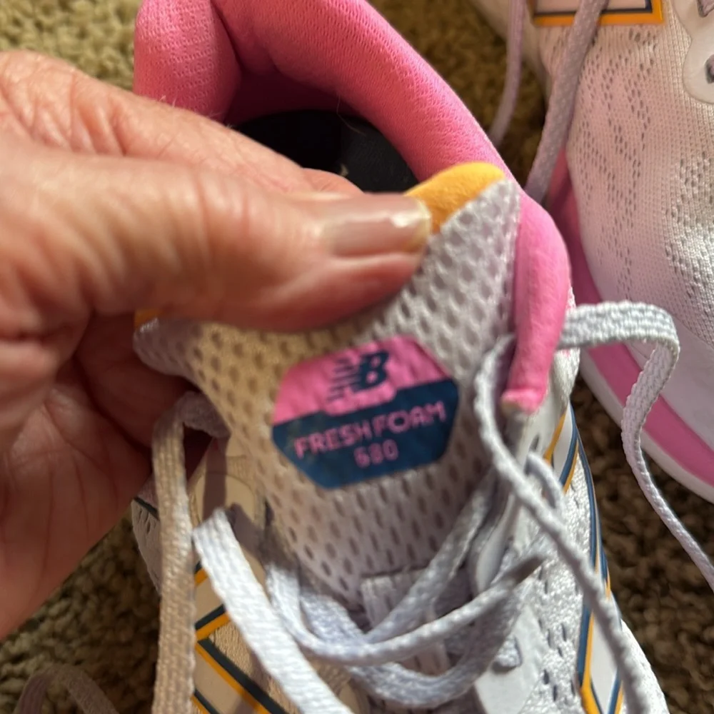 New Balance 680 - Picture 2 of 3